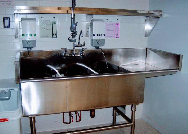 Commercial restaurant stainless steel sink with drainboard CSA approved