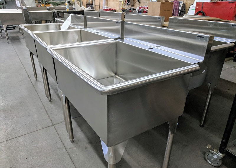 Commercial stainless steel sinks